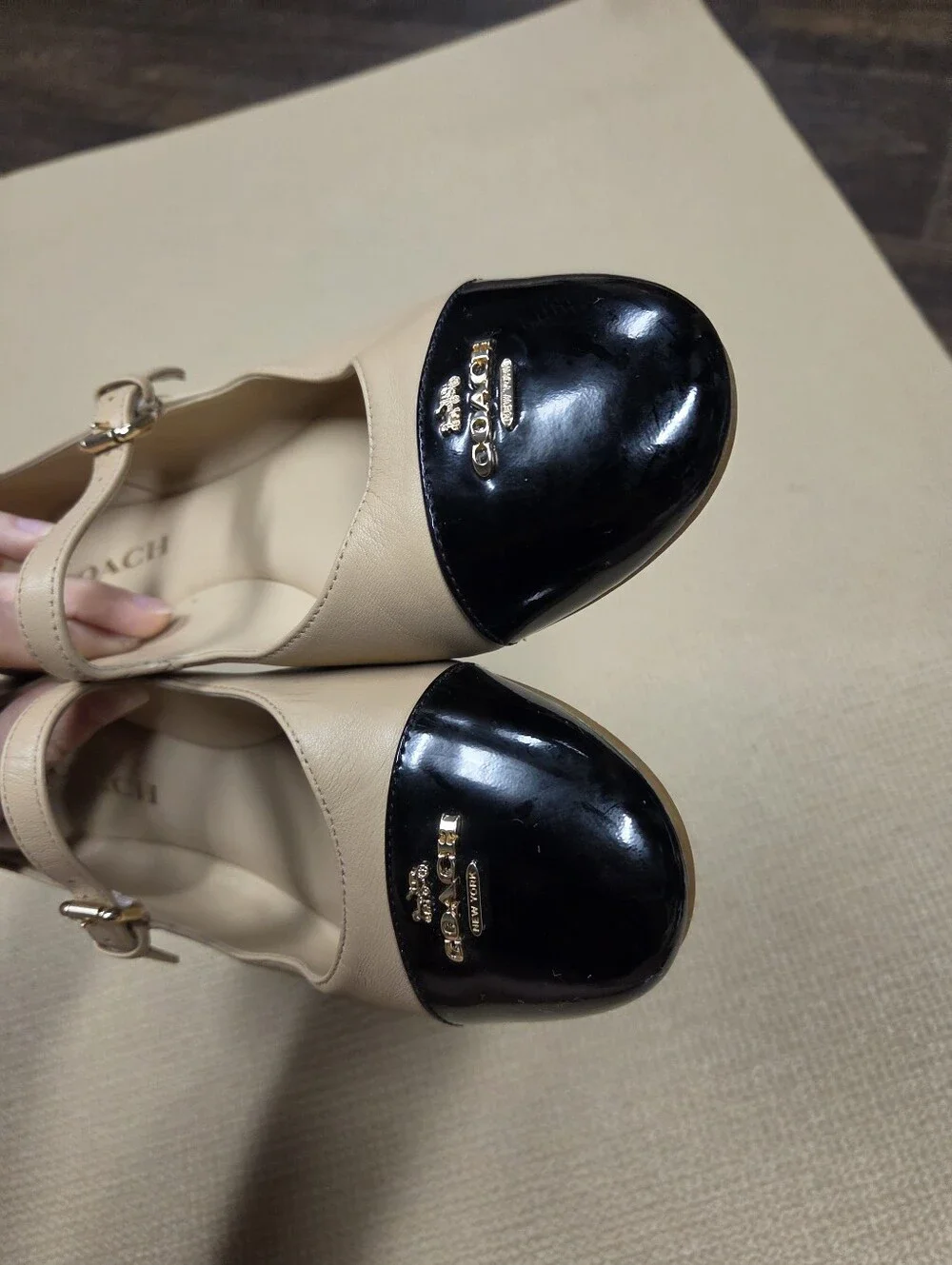 Coach Beige Leather & Black Patent Cap Toe Aubree Mary Jane Flats Size 7.5